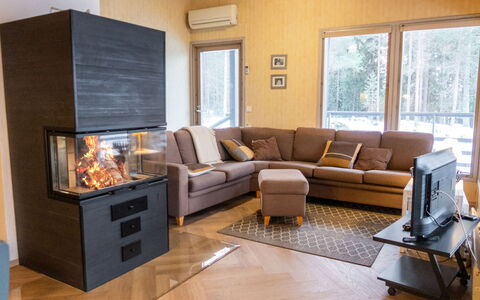 Keskikallio, Nuasjärvi: Furniture, Wood, Interior Design, Flooring, Floor, Wood Flooring, Living Room, Room, Wood Stain, Chair