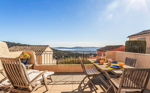 Grimaud 131: Boat, Apartment, Watercraft, Balcony, Outdoor Furniture, Chair, Marina, Naval Architecture, Harbor, Port
