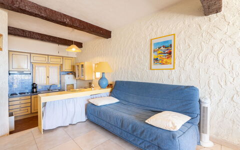 Accommodation:&nbsp;Village de Silhouette 131.5