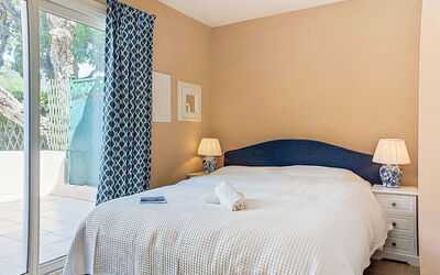 Accommodation:&nbsp;Village de Silhouette 131.9