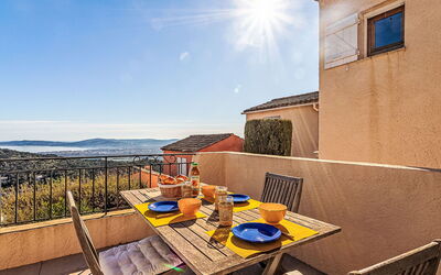 Accommodation:&nbsp;Village de Silhouette 131.6