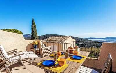 Accommodation:&nbsp;Village de Silhouette 131.6