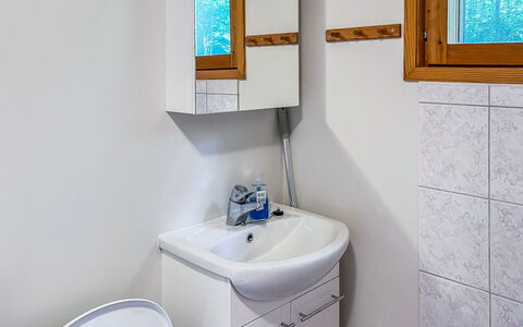 Leppäranta: Bathroom Sink, Plumbing Fixture, Sink, Flooring, Wood, Interior Design, Floor, Bathroom, Tap, Plumbing