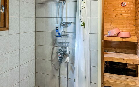 Leppäranta: Flooring, Wood, Floor, Plumbing Fixture, Interior Design, Bathroom, Plumbing, Shower Head, Shower, Room