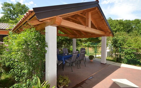 Franjo: Pergola, Property, Pavilion, Roof, Building, Canopy, Shade, Backyard, Real Estate, Outdoor Structure