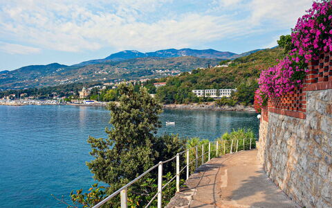 Franjo: Blue, Water, Body Of Water, Mountainous Landforms, Coast, Hill, Coastal And Oceanic Landforms, Mountain, Sea, Highland