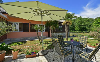 Opatija Ika 106: Plant, Sky, Property, Furniture, Plant Community, Cloud, Shade, Botany, Table, Umbrella
