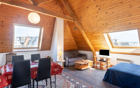 Résidence du Port: Furniture, Property, Table, Cabinetry, Chair, Wood, Building, Lighting, Countertop, Interior Design