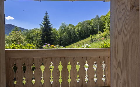 Chalet Anna: Wood, Baluster, Wood Stain, Hardwood, Balcony, Porch, Handrail, Plank, Eco Hotel