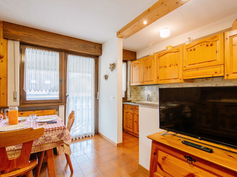 Accommodation:&nbsp;Apt 18 270.18