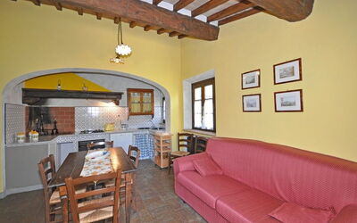 Accommodation:&nbsp;Orciaia 4
