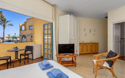 Accommodation:&nbsp;Cabopino 170.2