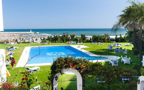 Marbella 170: Plant, Water, Sky, Shade, Building, Rectangle, Tree, Urban Design, Swimming Pool, Flower