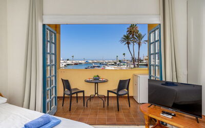 Accommodation:&nbsp;Cabopino 170.2