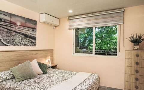 Torremolinos 150: Furniture, Bed, Interior Design, Bedroom, Floor, Flooring, Bed Sheet, Bedding, Wood, Room