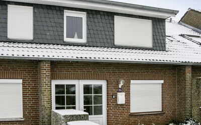 Norddeich 145: Plant, Window, Property, Building, Door, Brick, Shade, Wood, Brickwork