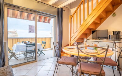 Le Capitole 110.8: Furniture, Table, Property, Chair, Wood, Interior Design, Floor, Flooring, Real Estate, Living Room