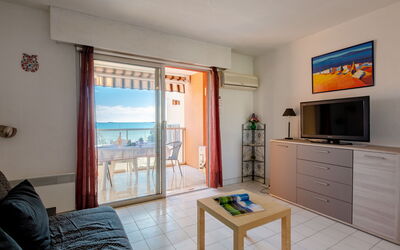 Accommodation:&nbsp;Le Capitole 110.3