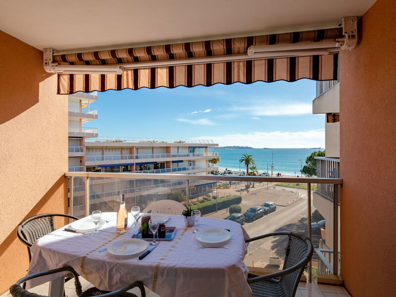 Accommodation:&nbsp;Le Capitole 110.3