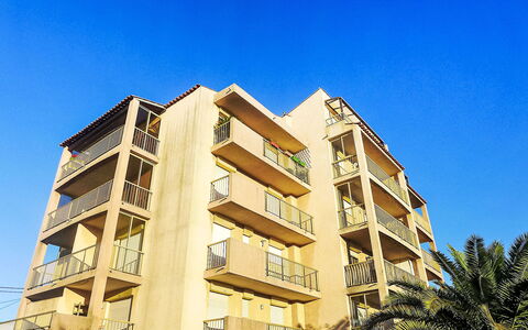 Le Drakar: Daytime, Building, Apartment, Residential Area, Facade, Neighbourhood, Condominium, Home, Urban Design, Human Settlement