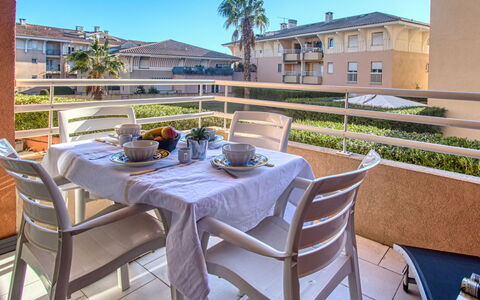 Fréjus 570: Sky, Cloud, Building, Property, Window, Wood, Table, House, Shade, Outdoor Furniture
