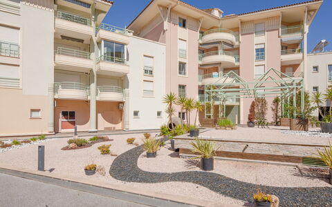 Quartier Latin: Apartment, Estate, Condominium, Balcony, Mansion, Hacienda, Hotel, Villa, Driveway
