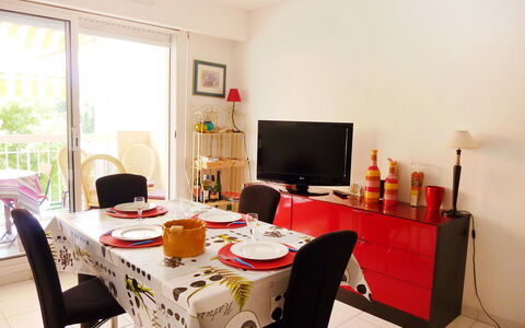 Résidence les Jardins D'Eden: Room, Property, Furniture, Interior Design, Dining Room, Red, Table, Yellow, Building, House