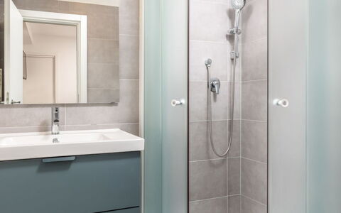 Opatija Pobri 112: Mirror, Tap, Bathroom Cabinet, Property, Plumbing Fixture, Sink, White, Cabinetry, Bathroom, Shower Head