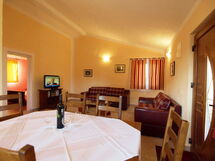 Accommodation:&nbsp;Tome 113.1