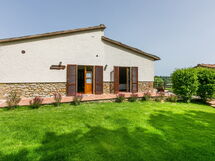 Accommodation:&nbsp;Mandorlo 100.3