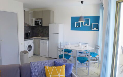 Fréjus 560: Room, Blue, Furniture, Property, Interior Design, Yellow, Building, Floor, Turquoise, House