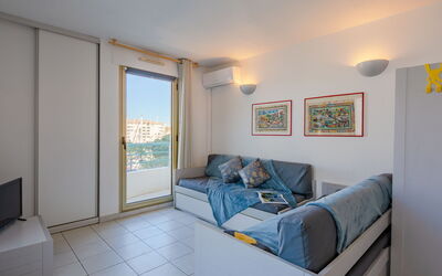 Accommodation:&nbsp;L'Open 560.12