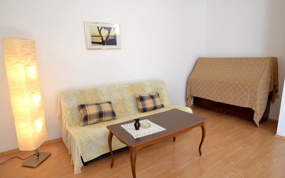 Accommodation:&nbsp;Travaš 100.3