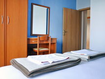 Accommodation:&nbsp;Travaš 100.3