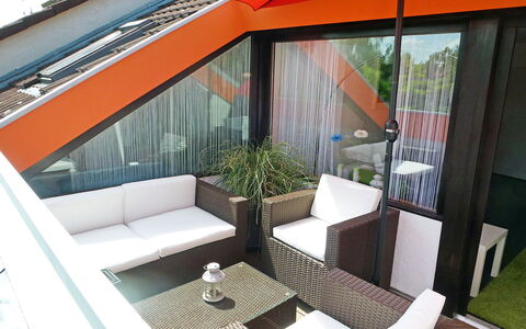 Weisenhorn: Property, Furniture, Building, Table, Interior Design, Shade, Plant, Couch, Condominium, Residential Area