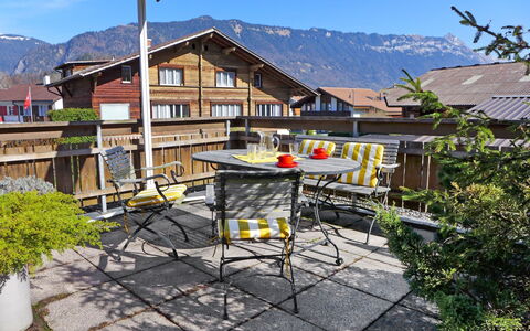 Wilderswil 112: Sky, Building, Mountain, Property, Plant, Window, House, Urban Design, Biome, Residential Area
