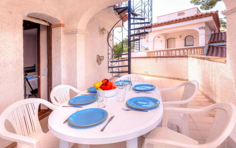 Estrella: Table, Furniture, Property, Plant, Building, Chair, Tableware, Azure, Dishware, Wood