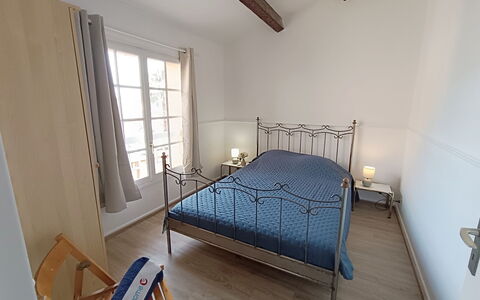 Les Troenes: Furniture, Bed, Interior Design, Flooring, Bedroom, Floor, Wood, Room, Bed Sheet, Bedding