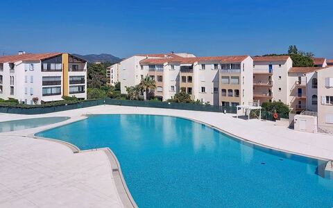 Fréjus 910: Swimming Pool, Resort, Human Settlement, Apartment, Resort Town, Hotel, Seaside Resort, Tropics, Vacation