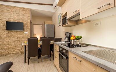 Accommodation:&nbsp;Superior 650.1