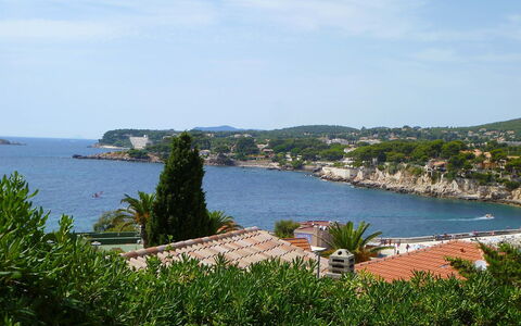 Le Chateau: Body Of Water, Water, Water Resources, Sky, Sea, Coast, Bay, Lake, River, Coastal And Oceanic Landforms