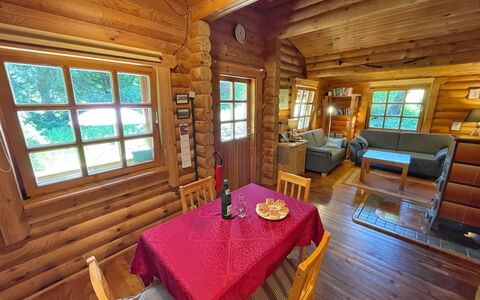 Birdieferienhaus: Furniture, Property, Table, Window, Wood, Interior Design, Floor, Flooring, Chair, Leisure