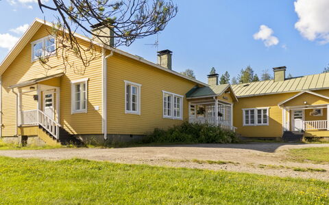 Kinttaanpirtti: Cottage, House, Home, Garden Buildings, Siding, Log Cabin, Farmhouse, Estate, Shed, Yard