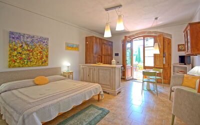 Accommodation:&nbsp;Ovile