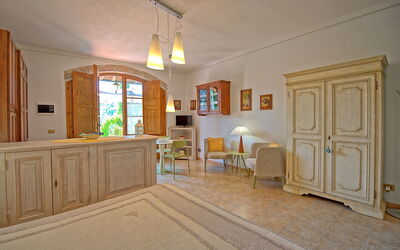 Accommodation:&nbsp;Ovile