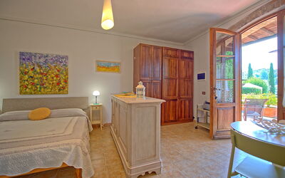 Accommodation:&nbsp;Ovile