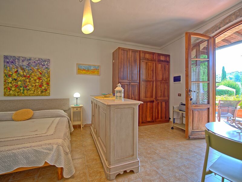 Accommodation:&nbsp;Ovile