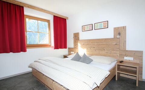 Längenfeld 380: Bedroom, Bed, Furniture, Room, Property, Bed Sheet, Bed Frame, Mattress, Interior Design, Floor