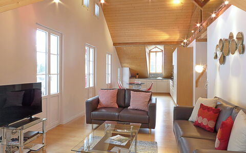 Mittaghorn Apt.8: Furniture, Couch, Property, Building, Table, Window, Wood, Comfort, Interior Design, House
