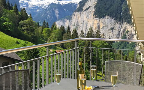 Mittaghorn Apt.8: Mountain, Sky, Cloud, Green, Botany, Nature, Chair, Tableware, Grass, Biome